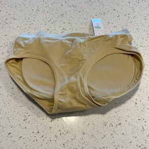 NEW To be in Style butt enhanced panty